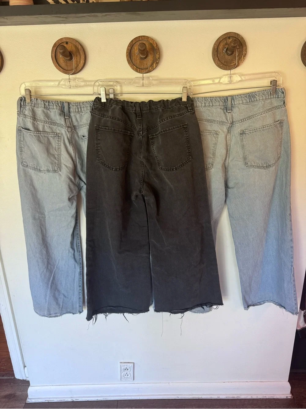 Old Navy Distressed Wide-Leg Kids Jeans - Light Blue & Black